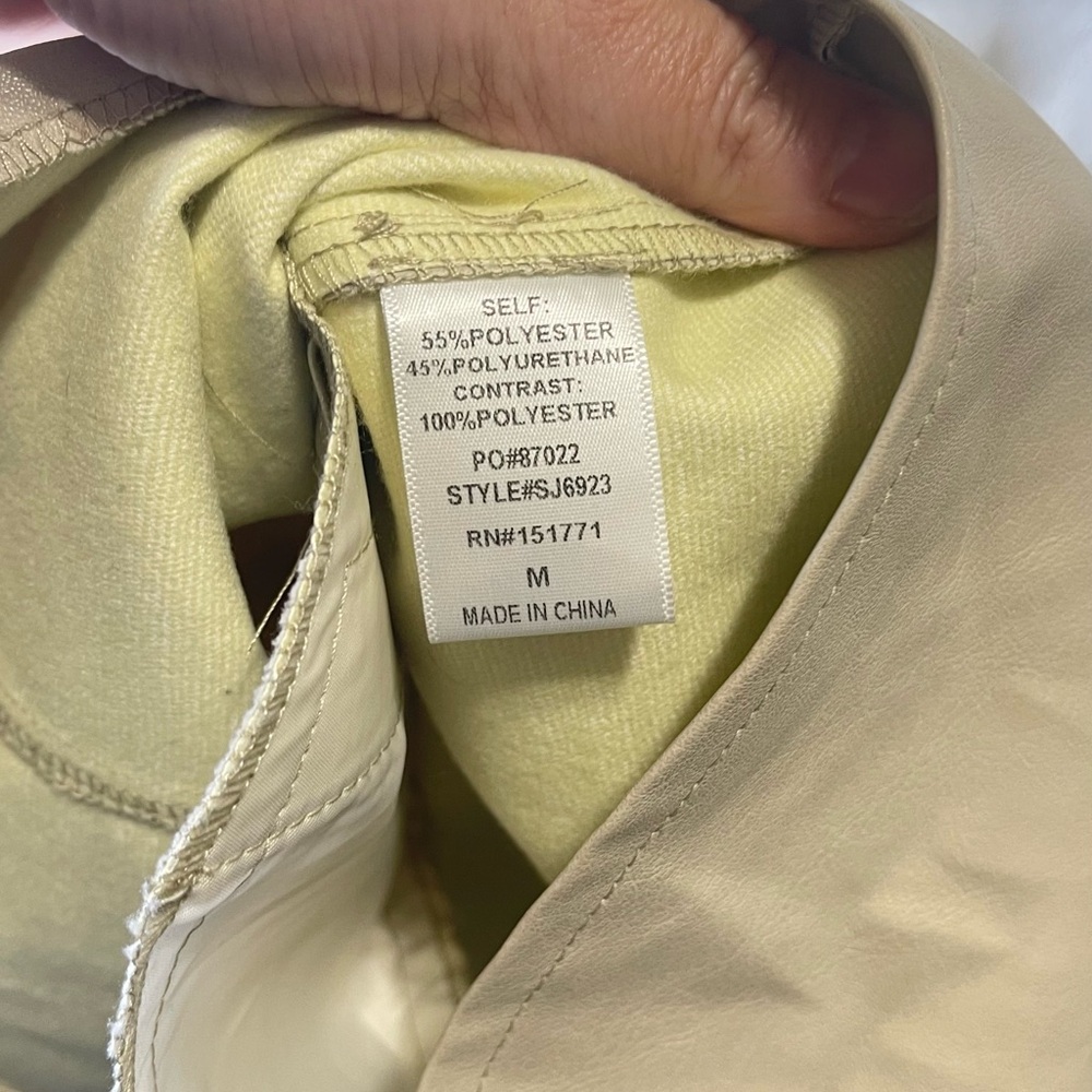 Le Lis Women's Beige Faux Leather Jacket Trench Coat Size Medium - Picture 4 of 4